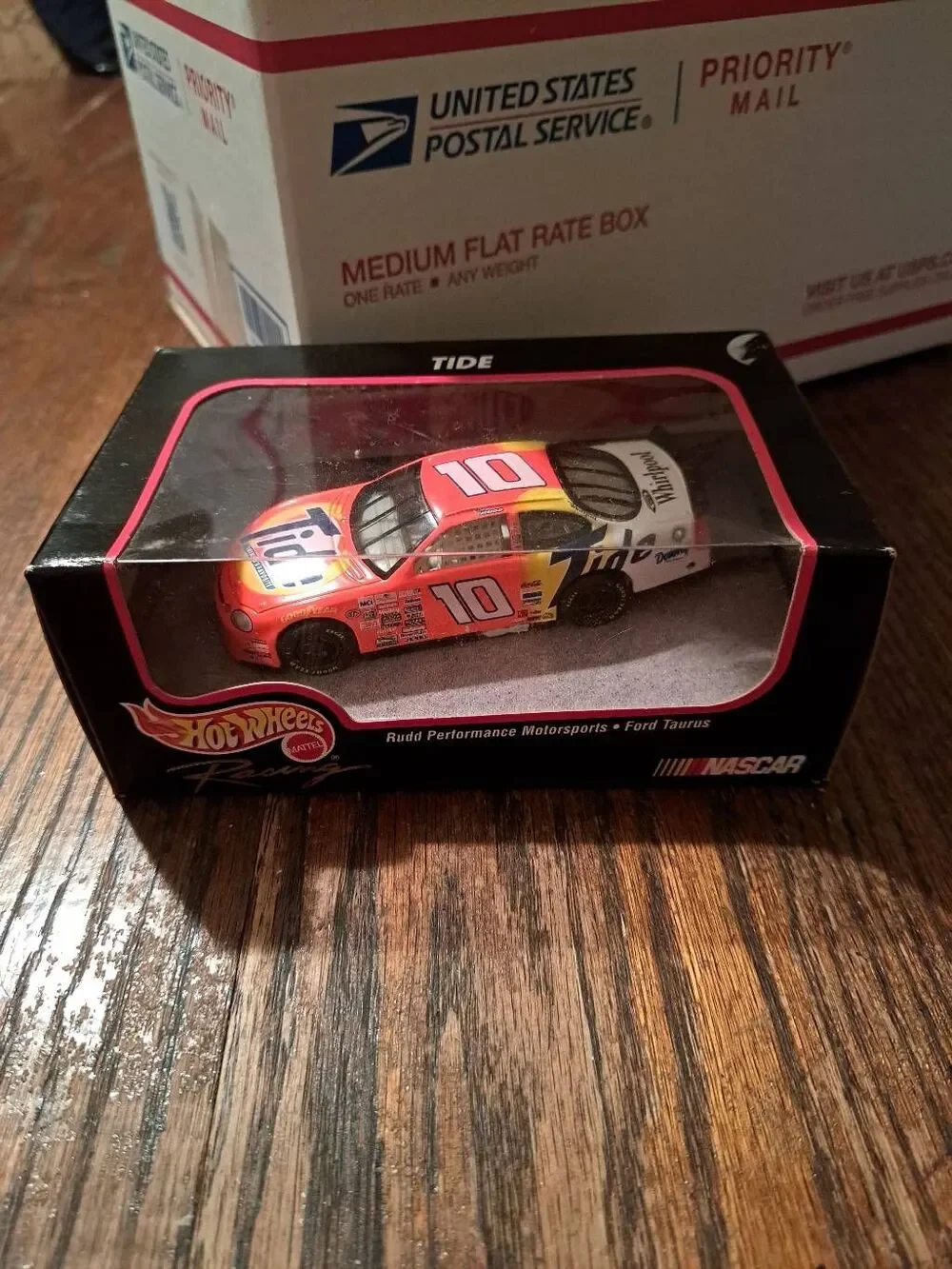 Vintage 1998 Hot Wheels Racing Ricky Rudd Tide Die Cast Nascar Car Ford Taurus